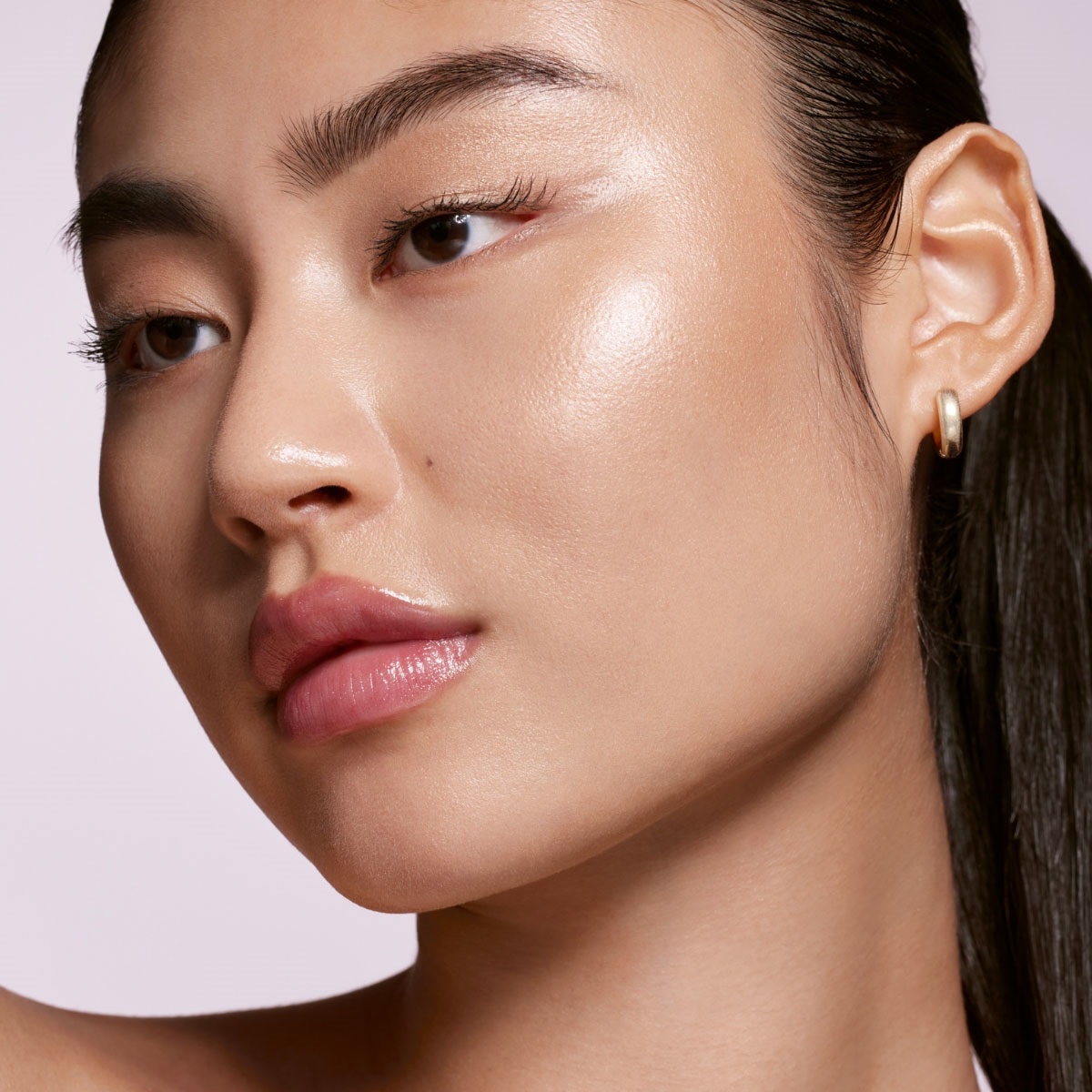 DEMI'GLOW HIGHLIGHTER (ILUMINADOR DE TEXTURA SEDOSA)